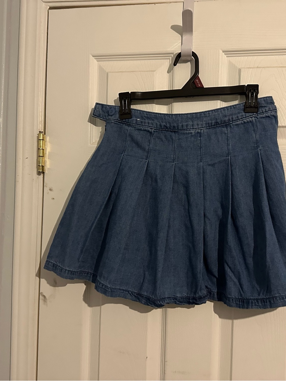 Vintage-Vibe American Eagle Pleated Denim Skirt size 4